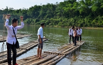 Những đứa trẻ mạo hiểm đến trường