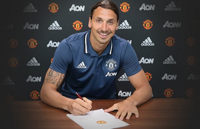 ibrahimovic toi se la chua o manchester united