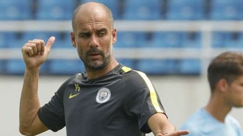 Guardiola cấm các cầu thủ Man City ăn... pizza