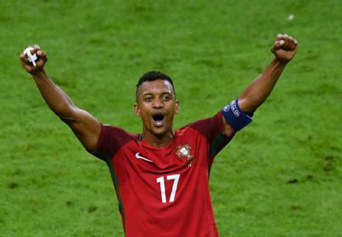 Nani: Fergie như người cha của tôi