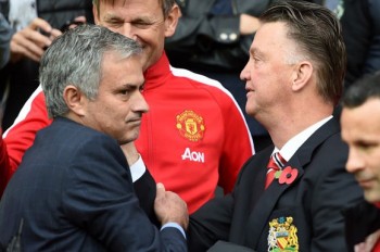 Van Gaal và cộng sự 'dắt lưng' bao nhiêu tiền khi dời MU?