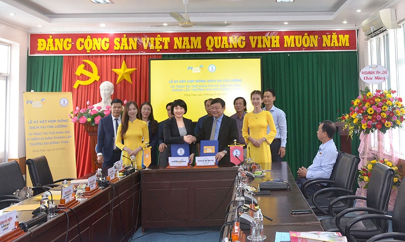 PVcomBank đẩy mạnh hợp tác với Trường Đại học Đồng Tháp trong nhiều hoạt động