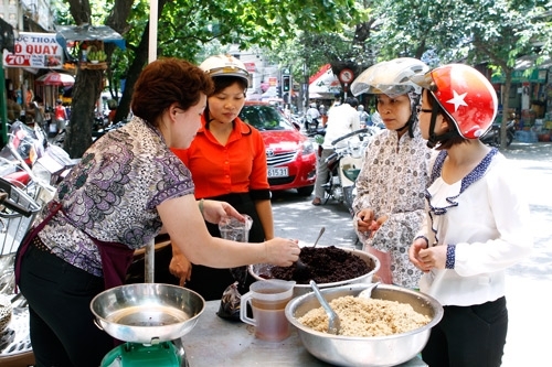 Người Hà Nội nô nức "diệt sâu bọ"...