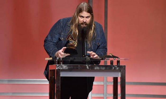 Chris Stapleton giành Grammy Album nhạc đồng quê hay nhất