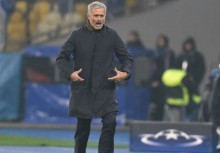 mourinho ga doc tai dang thuong