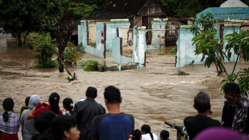 Indonesia: Lũ quét và tai nạn xe buýt khiến nhiều người thiệt mạng