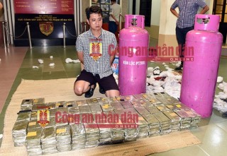 Bắt 6 đối tượng, thu giữ 490 bánh heroin giấu trong bình gas