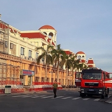 tin tuc antt ngay 287 nam thanh nien ngao da leo cot den trong dem