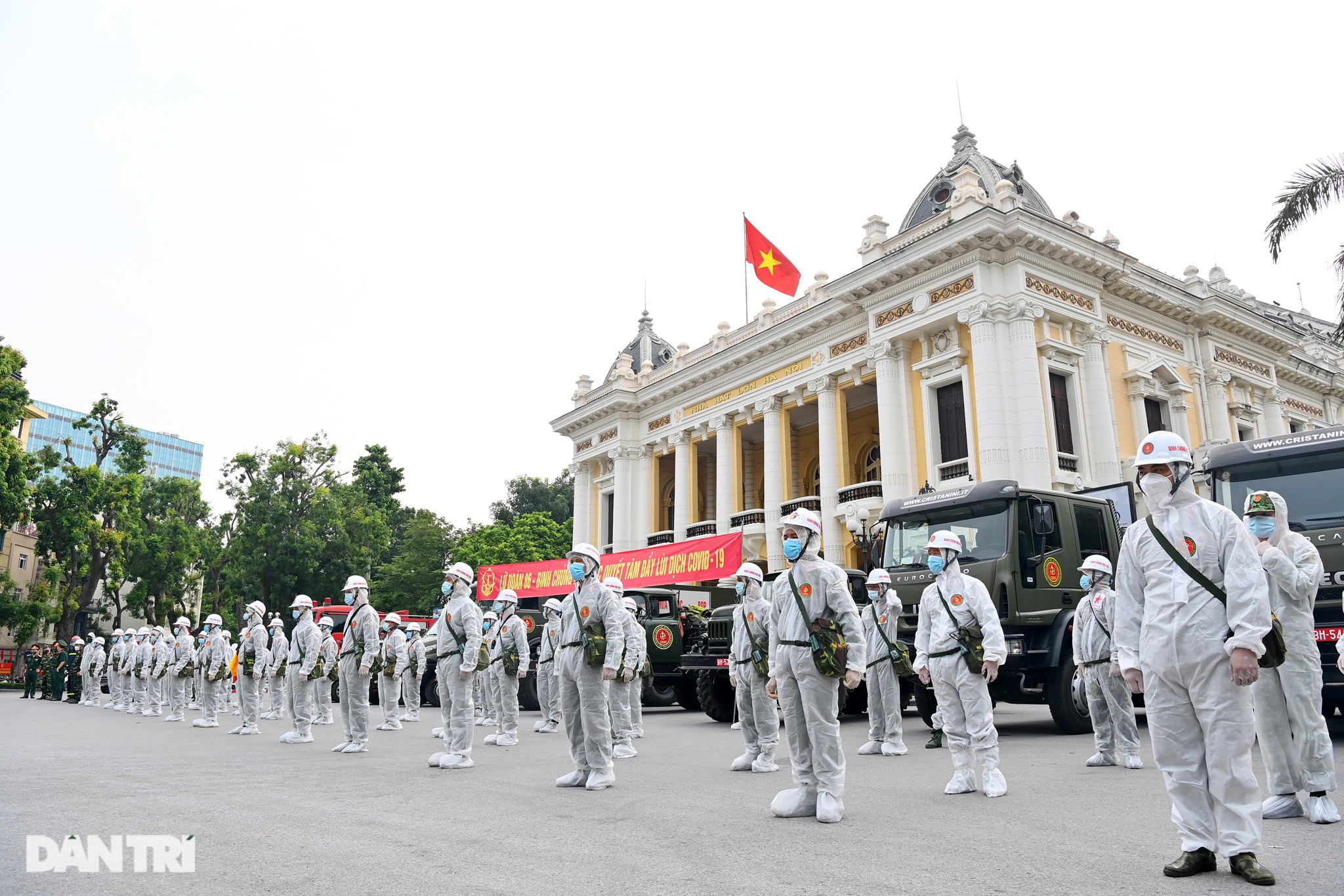 Nhìn lại hơn 20 ngày Hà Nội đối đầu với sóng dịch Delta - 13