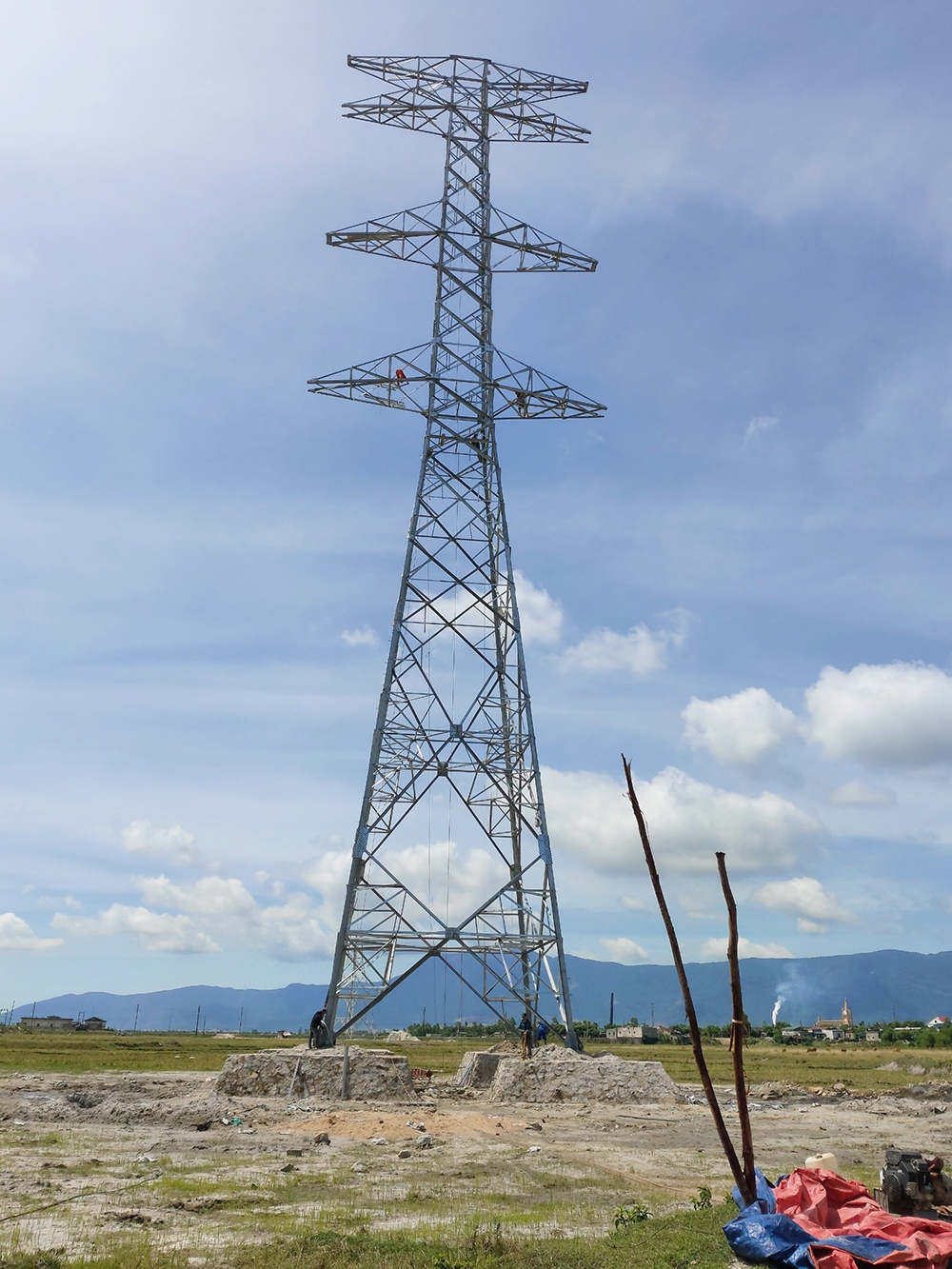 Quyết tâm hoàn thành toàn bộ dự án đường dây 500kV mạch 3 trong tháng 7/2022