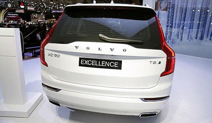 volvo xc90 excellence suv hang sang thuy dien trinh lang khach viet