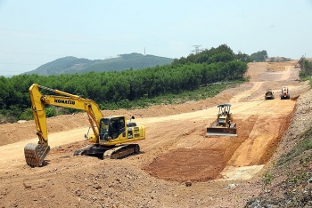 Đẩy nhanh cấp phép khai thác khoáng sản làm vật liệu xây dựng cao tốc Bắc - Nam phía Đông