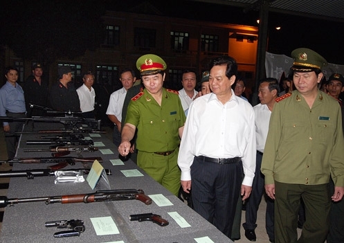 Thủ tướng thăm Trung đoàn Cảnh sát cơ động Tây Nguyên
