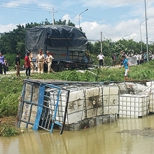 oto tai tong ba xe may o sai gon 2 nguoi chet