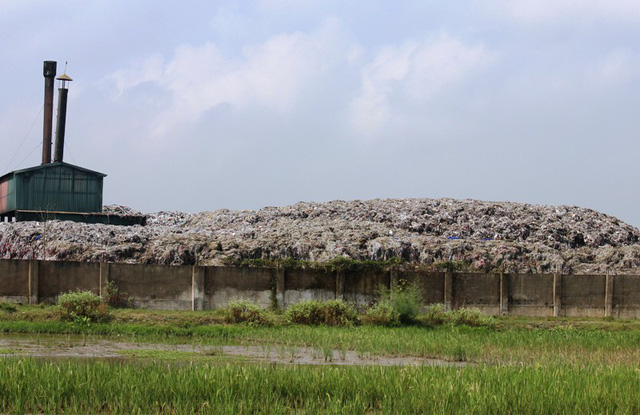 nha may xu ly rac thai buc tu hang nghin nguoi dan