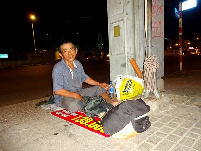 song man troi chieu dat o sai gon nguoi co hoan canh eo le ke choi boi trac tang