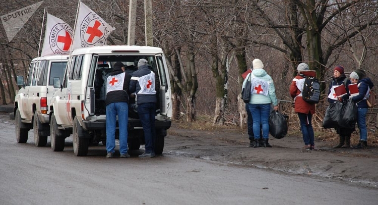 donbass keu goi kiev khan truong trao doi tat ca cac tu binh chien tranh