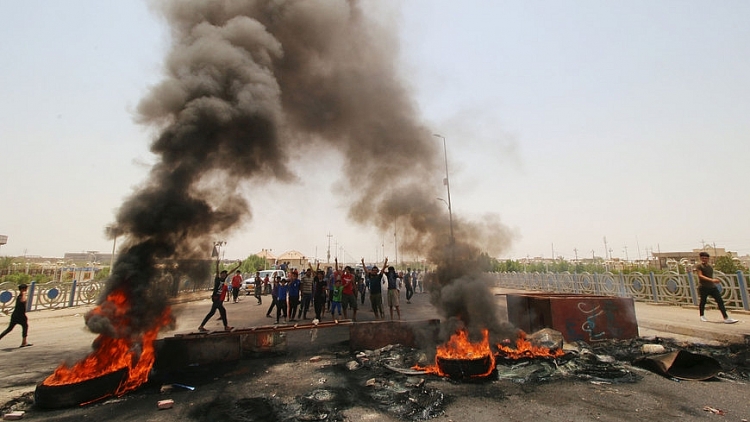 nguoi dan iraq phong toa nhieu co so dau mo chien luoc