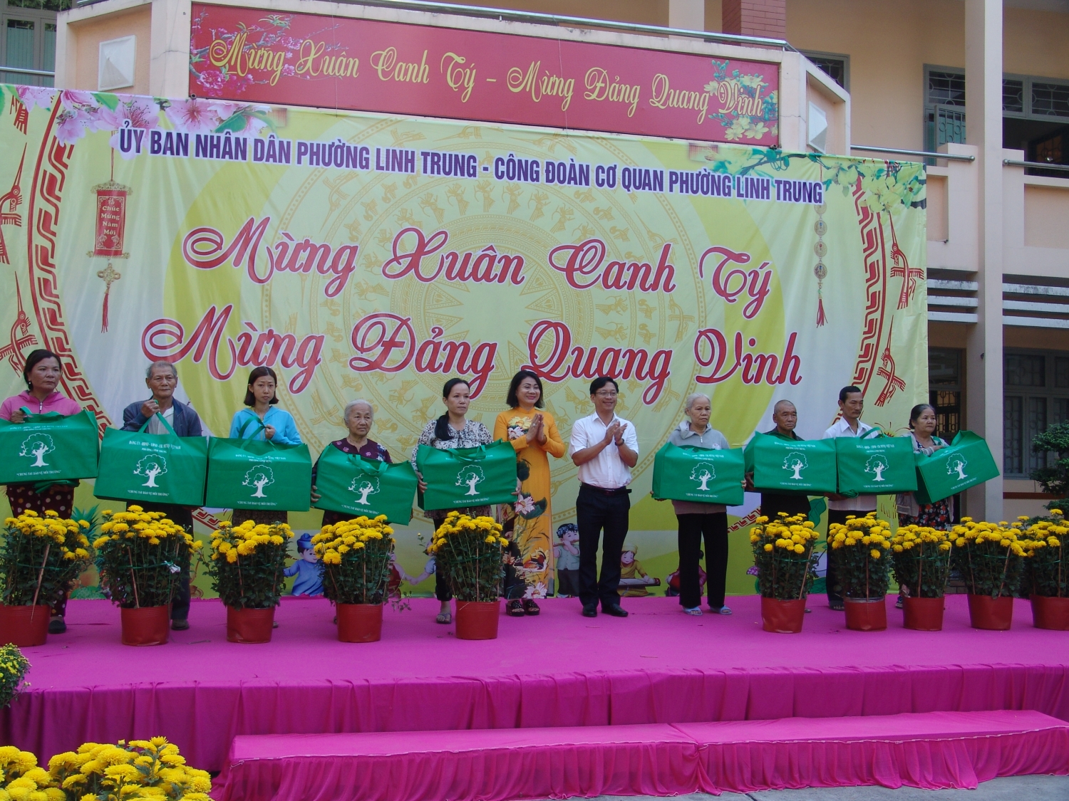 tp hcm ban hang 0 dong hhinh thuc tang qua day tinh nhan van