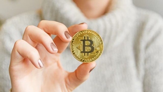 Giá bitcoin liên tục rớt mạnh, rời ngưỡng 30.000 USD - 1