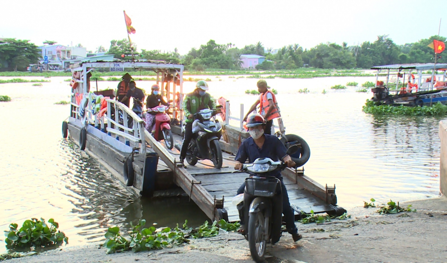 Tăng cường bảo đảm an toàn vận tải hành khách đường thủy nội địa