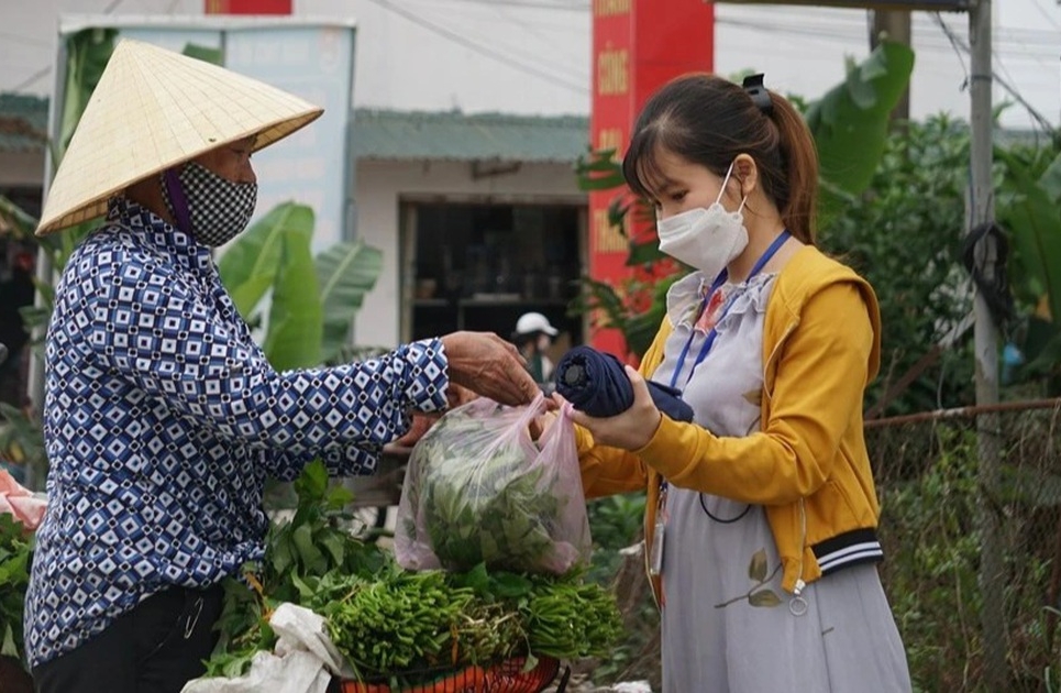 TP HCM: Giá cả tăng cao, lạm phát đang "ngấm rất sâu" vào đời sống người lao động