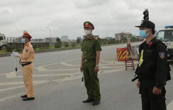 Bắc Giang yêu cầu người dân "nhà nào ở yên nhà ấy", phòng dịch ở mức cao nhất