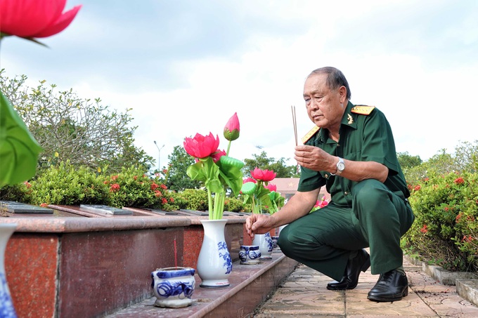 Lời hứa của người lính già cả đời đi tìm được 1.000 hài cốt đồng đội - 1