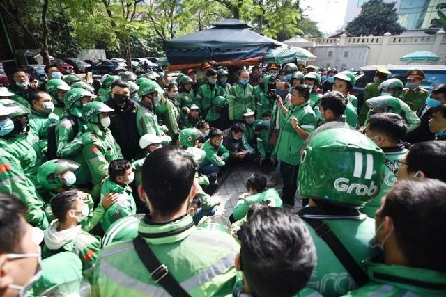 Grab bị “cảnh cáo” sau khi “bật” Tổng cục Thuế