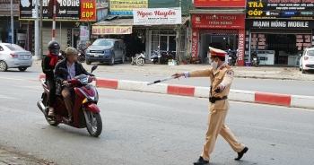 Hà Nội: Nhiều lái xe "bỏ của chạy lấy người" khi bị kiểm tra nồng độ cồn