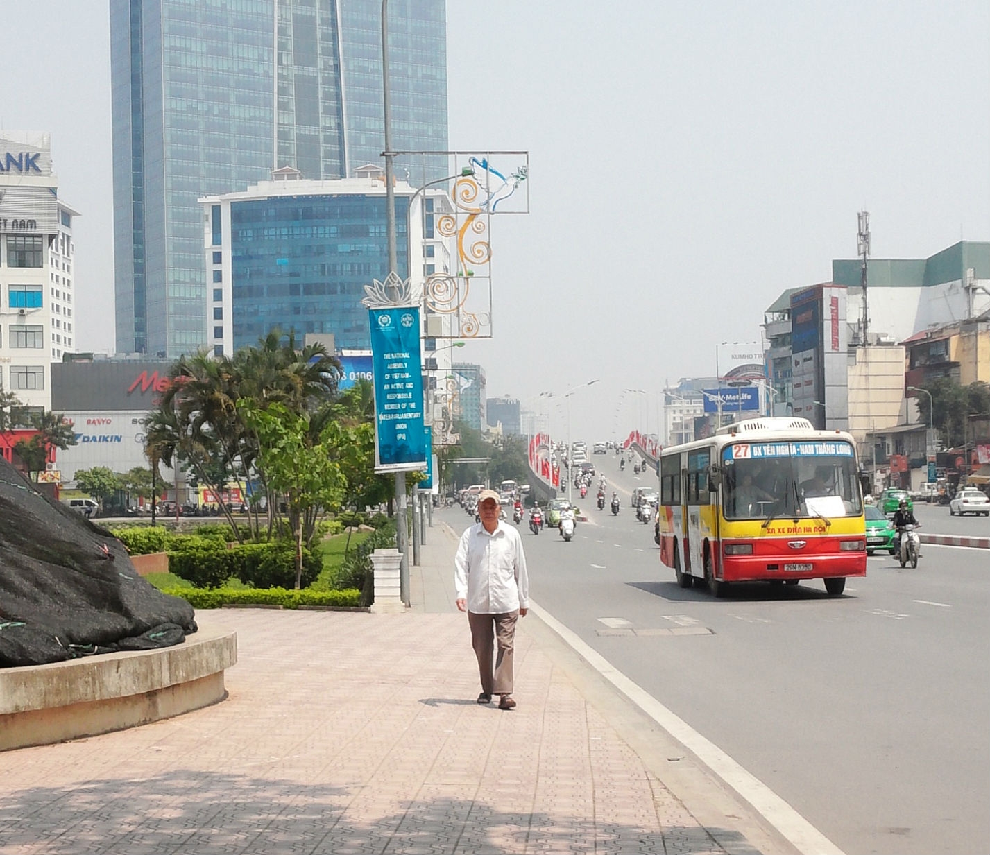 thoi tiet ngay 1410 ha noi ngung mua troi tiep tuc nang