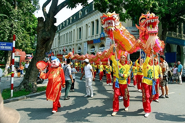 sap co le hoi dieu hanh nghe thuat quanh ho guom