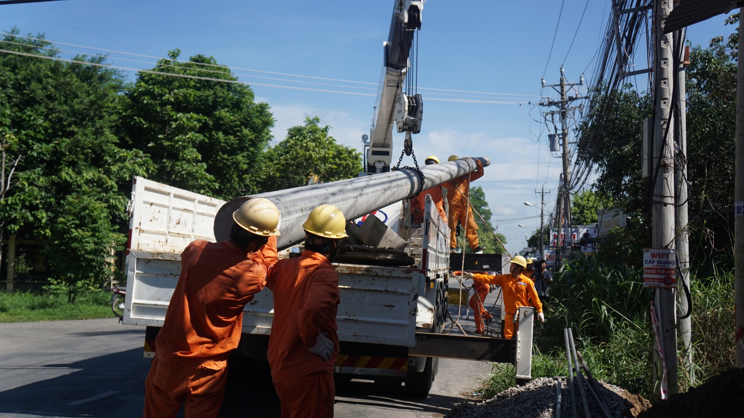 Điện lực miền Nam diễn tập ứng phó sự cố lưới điện do mưa bão