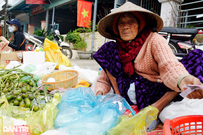 Hàng vạn chen chân đi chợ Gò mua lộc ngày đầu năm - 3