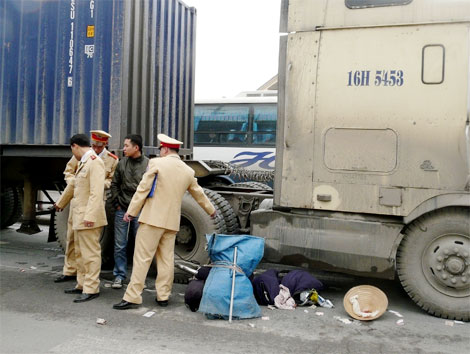 Lái xe container nghiện ma túy - hung thần trên xa lộ