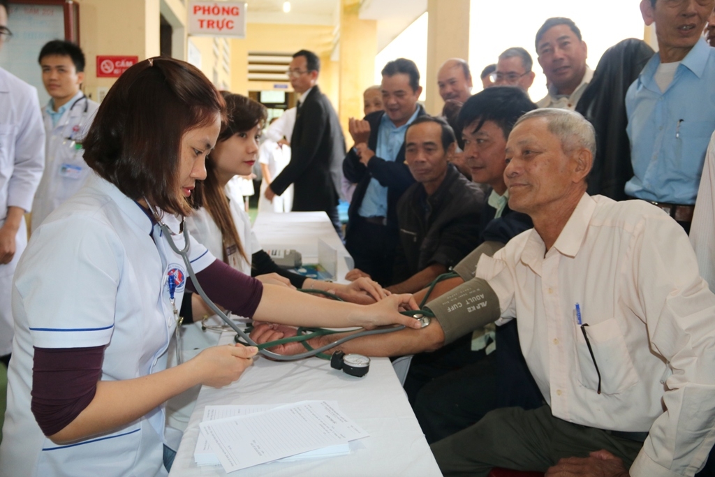 bat cap luat kham chua benh cung dich vu nhung o tuyen huyen gia thap tuyen trung uong thi gia cao