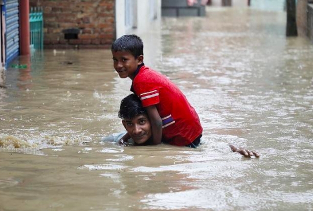 13 du khach viet nam bi ket trong mua lon va sat lo dat tai nepal