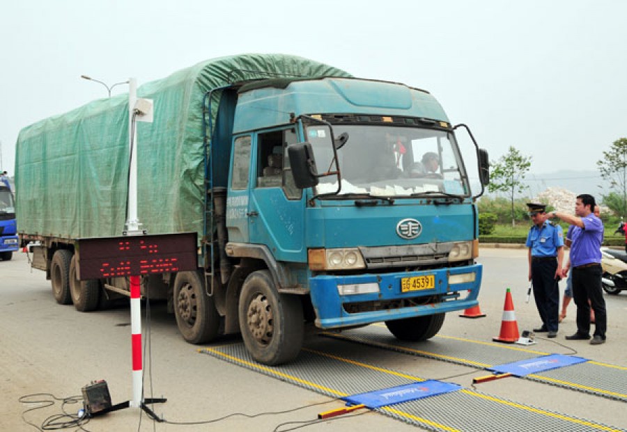 Thu hồi giấy phép kinh doanh đối với xe quá khổ, quá tải