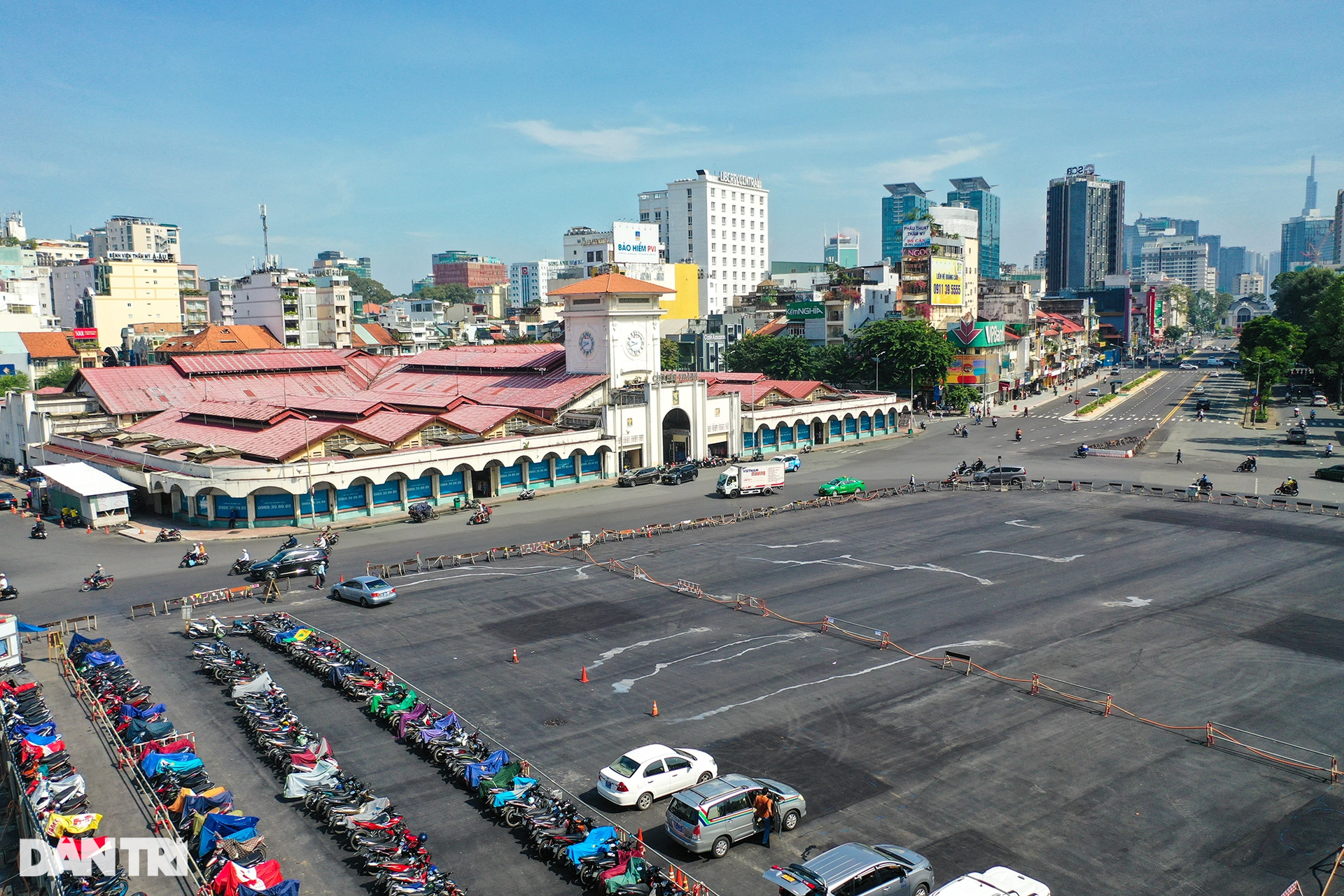 Giếng trời khổng lồ hình hoa sen của metro Bến Thành - Suối Tiên - 12