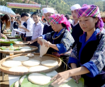 Bánh dày của người Mông Yên Bái