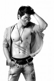 Á vương Trương Nam Thành: Quyết tâm chiến thắng tại Mr. World 2012