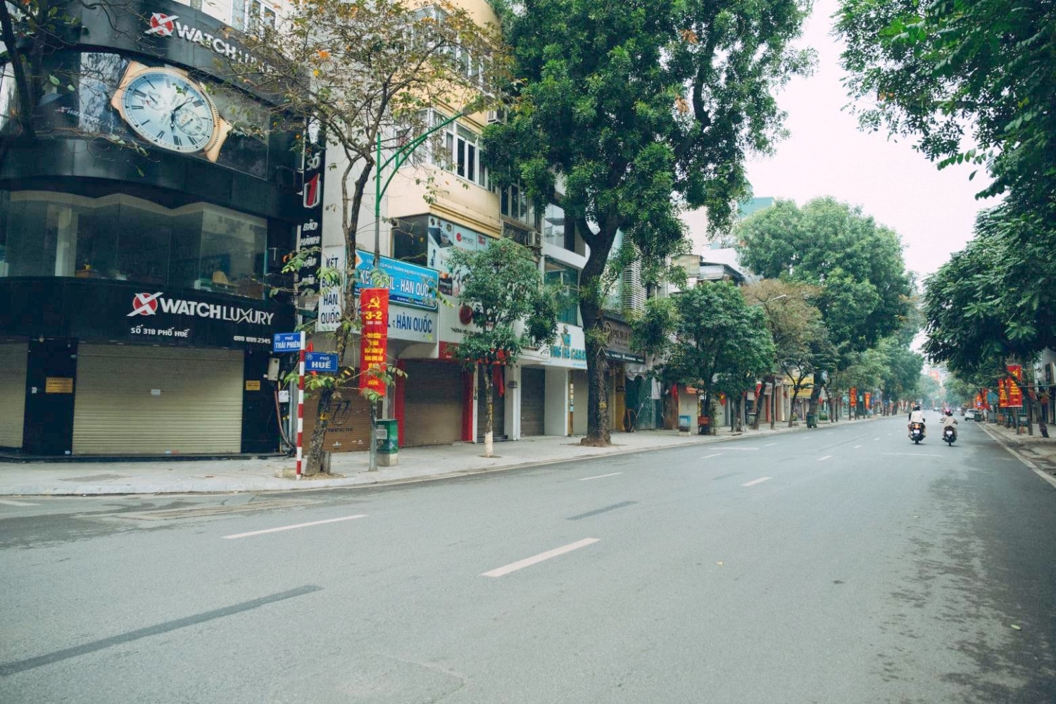 Hà Nội bình yên, tĩnh lặng trong sáng mùng 1