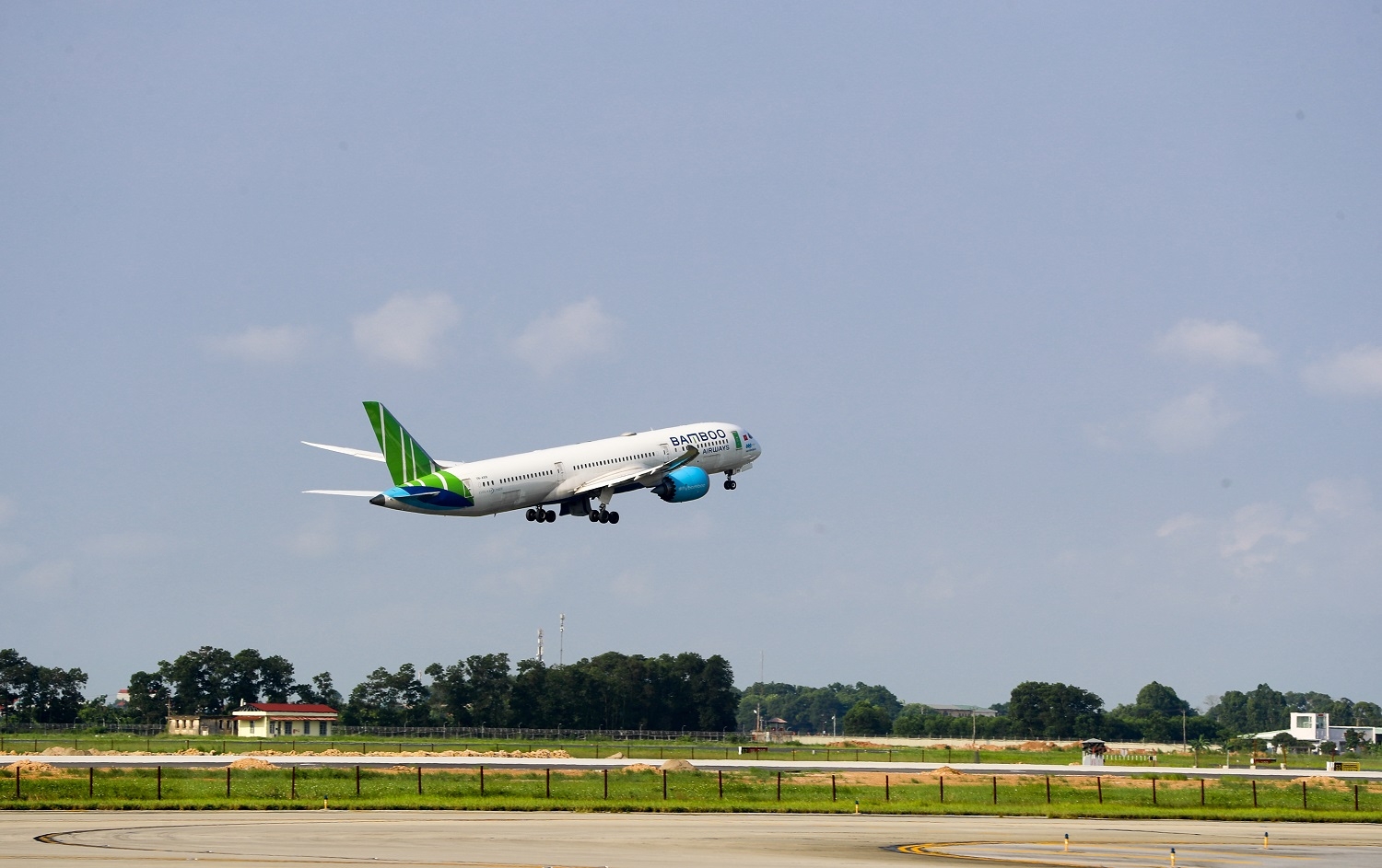 Bamboo Airways khai trương đường bay thẳng thương mại thường lệ Việt Nam – Đức, đẩy mạnh kế hoạch mở rộng mạng bay tới châu Âu