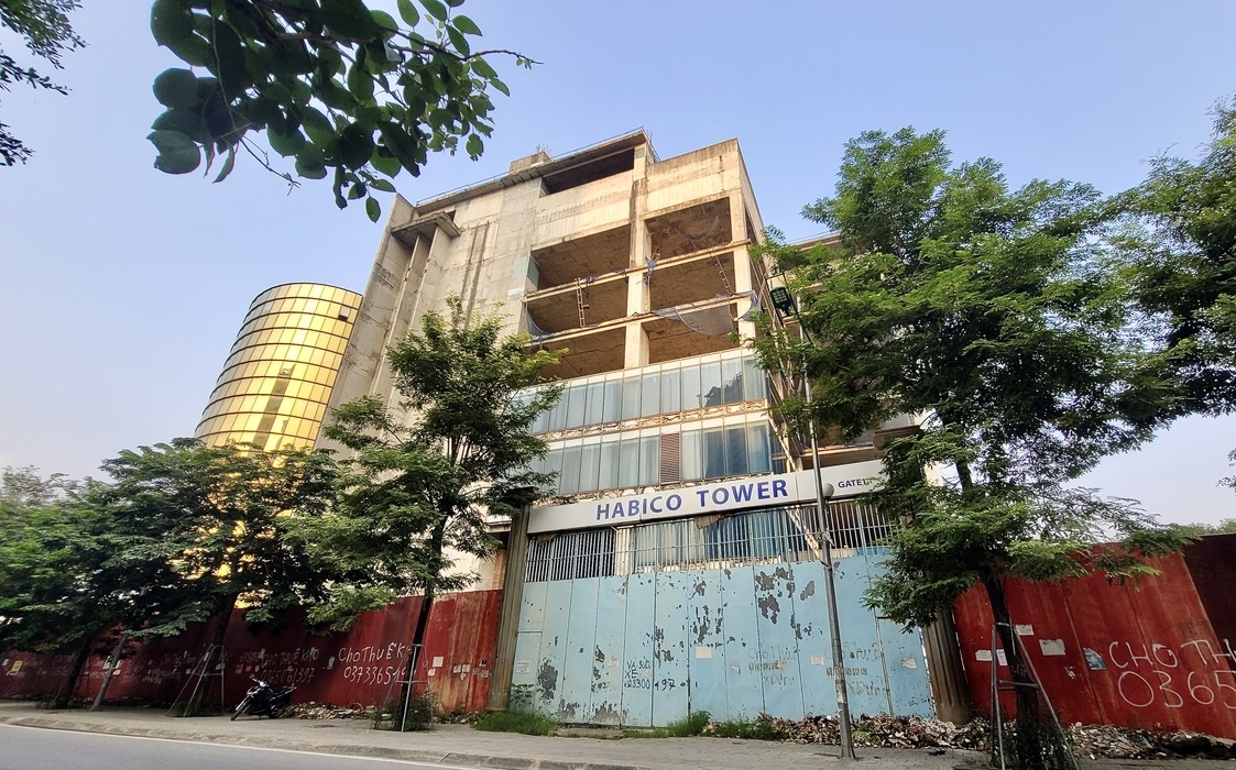 Habico Tower rào kín, bỏ hoang nhiều năm