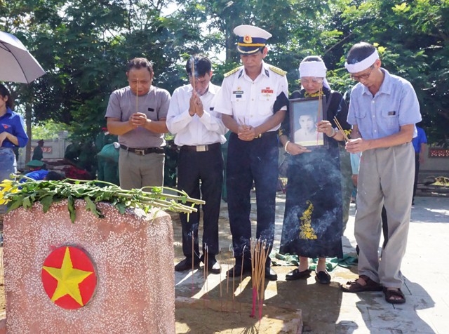 ngay tro ve cua liet si gan nua the ki nam lai dat ban lao