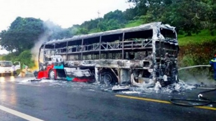 xe giuong nam chay tro khung tren duong ho chi minh