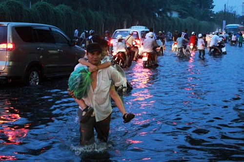 Điệp khúc: Mưa và ngập!