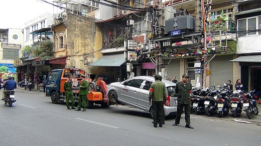 bo truong cong an yeu cau xu ly viec lan chiem via he long duong