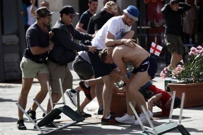 euro 2016 ngay hoi bong da hay giao luu vo thuat