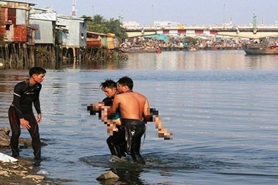 Nam sinh Đại học Xây Dựng đuối nước khi đi tình nguyện